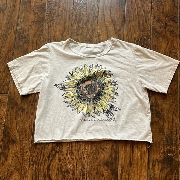 Altar'd State Tops - Altar’d State sunflower crop top, size medium